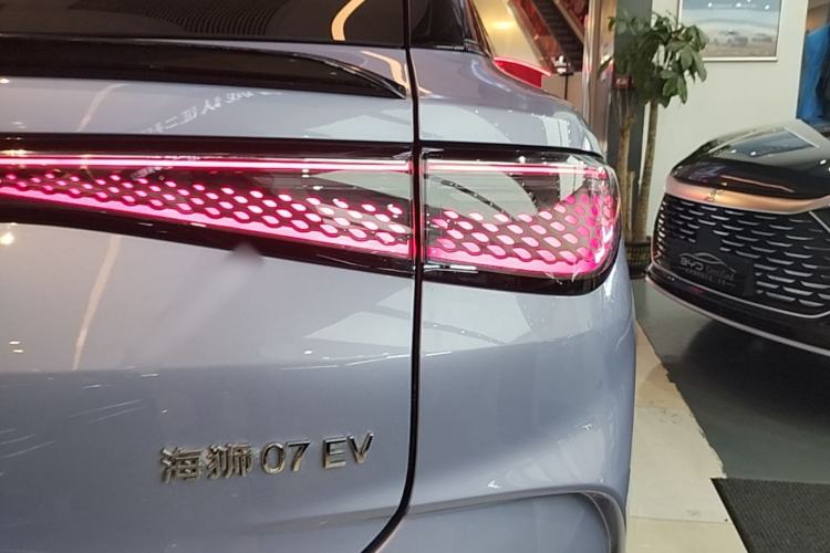 Used BYD Sealion 07 EV 2024 610 Zhihang Edition Right Rear Taillight