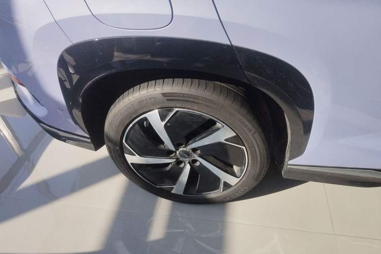Used BYD Sealion 07 EV 2024 610 Zhihang Edition Right Rear Wheel Hub