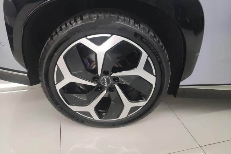 Used BYD Sealion 07 EV 2024 550 All-Wheel-Drive Smart Navigation Version Right Rear Wheel Hub