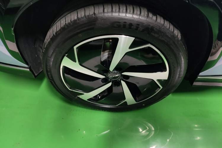 Used BYD Sealion 07 EV 2024 610 Zhihang Edition Right Rear Wheel Hub