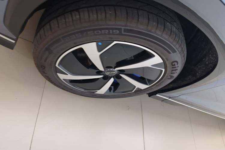 Used BYD Sealion 07 EV 2024 610 Long-Range Version Left Front Wheel Hub