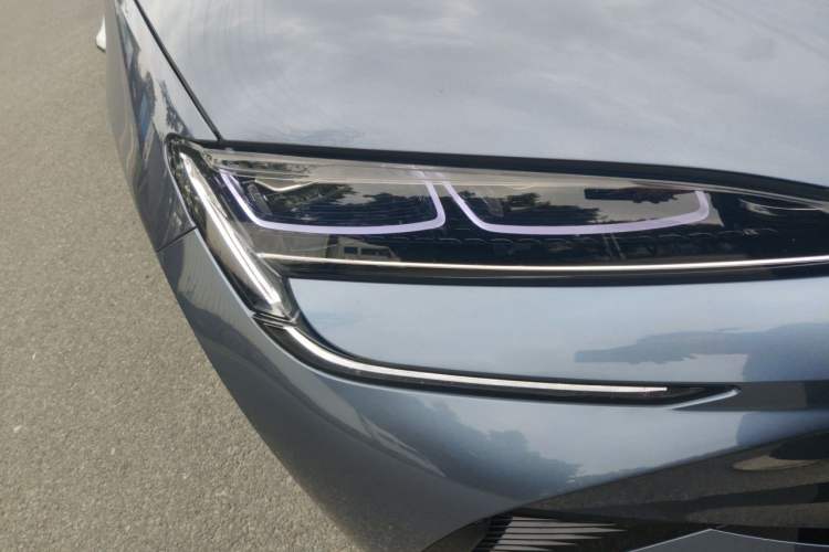 Used BYD Sealion 07 EV 2024 610 Zhihang Edition Right Front Headlight