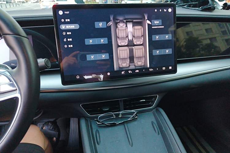 Used BYD Sealion 07 EV 2024 610 Zhihang Edition Audio And AC Panel