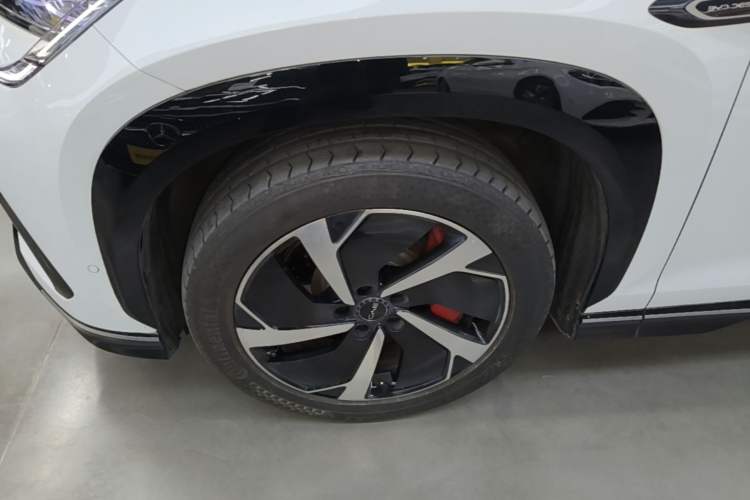 Used BYD Sealion 07 EV 2024 610 Long-Range Version Left Front Wheel Hub