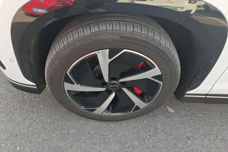 Used BYD Sealion 07 EV 2024 610 Long-Range Version Left Front Wheel Hub