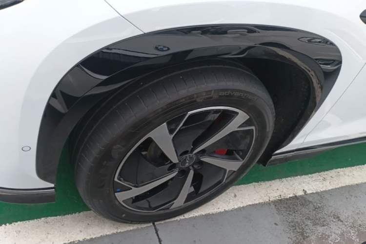 Used BYD Sealion 07 EV 2024 610 Long-Range Version Left Front Wheel Hub