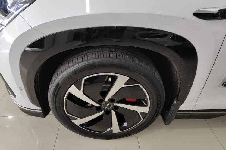 Used BYD Sealion 07 EV 2024 610 Zhihang Edition Left Front Wheel Hub
