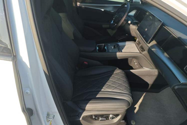 Used BYD Sealion 07 EV 2024 610 Long-Range Version Right Front Seat