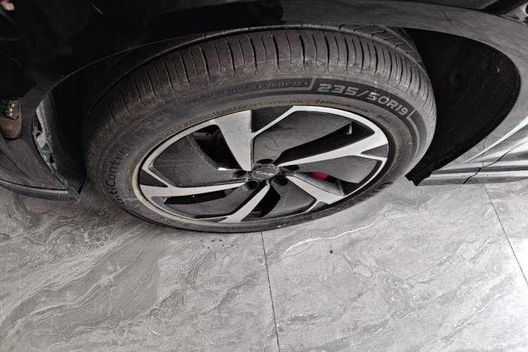 Used BYD Sealion 07 EV 2025 610 Zhihang Edition Left Front Wheel Hub