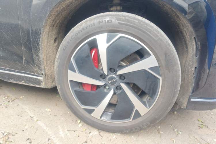 Used BYD Sealion 07 EV 2025 610 Zhihang Edition Right Front Wheel Hub