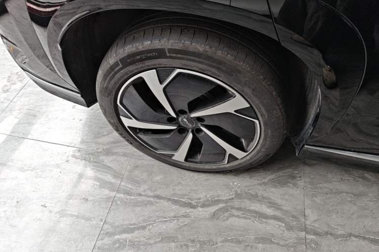 Used BYD Sealion 07 EV 2025 610 Zhihang Edition Right Rear Wheel Hub