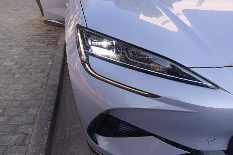 Used BYD Sealion 07 EV 2025 610 Zhihang Edition Right Front Headlight