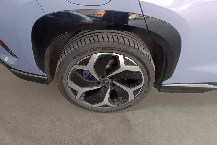 Used BYD Sealion 07 EV 2025 550 All-Wheel Drive Intelligent Driving Version Right Rear Wheel Hub