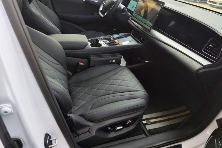 Used BYD Sealion 07 EV 2025 610 Zhihang Edition Right Front Seat