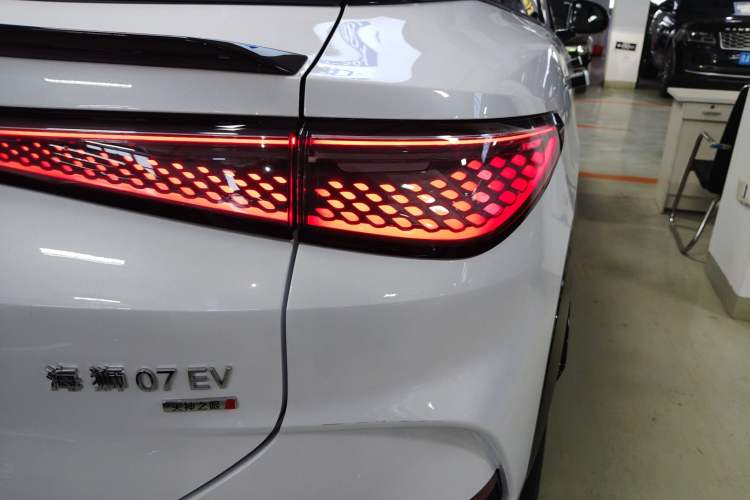 Used BYD Sealion 07 EV 2025 610 Intelligent Driving Edition Right Rear Taillight