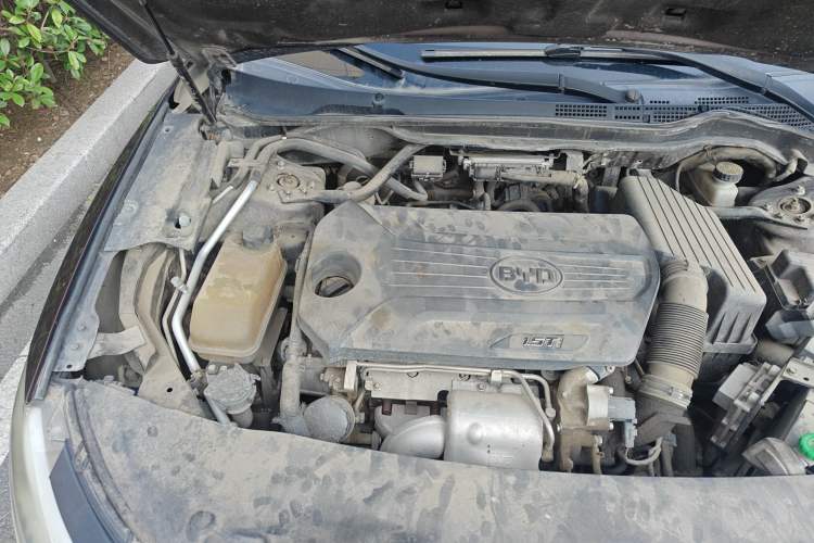 Used BYD Sirui 2013 1.5TID Automatic Prestige Model Engine Bay Right