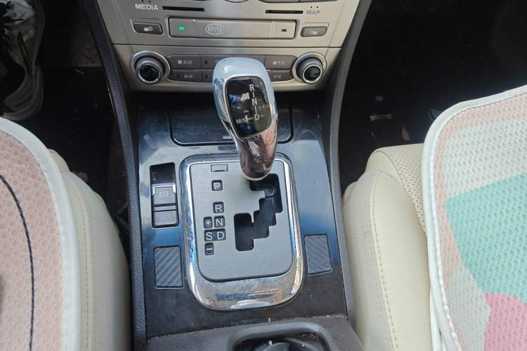 Used BYD Sirui 2013 1.5TID Automatic Prestige Model Gear Lever