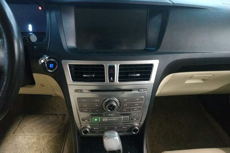 Used BYD Sirui 2013 1.5TID Automatic Prestige Model Audio And AC Panel