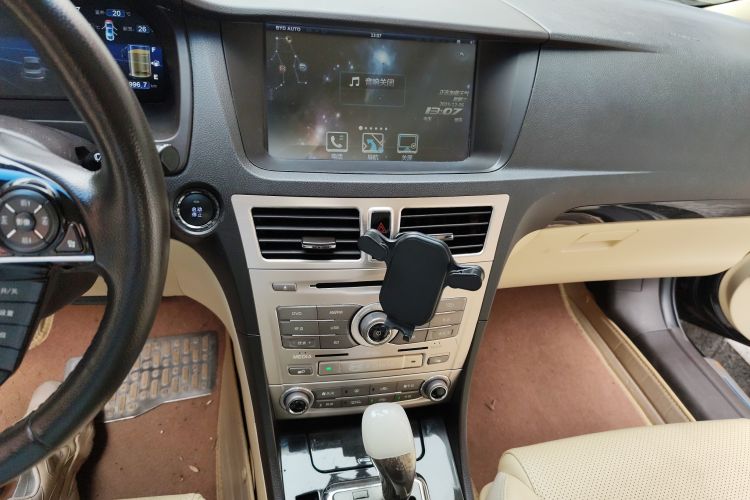 Used BYD Sirui 2013 1.5TID Automatic Prestige Model Audio And AC Panel