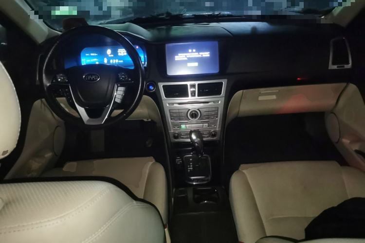 Used BYD Sirui 2013 1.5TID Automatic Prestige Model Center Console