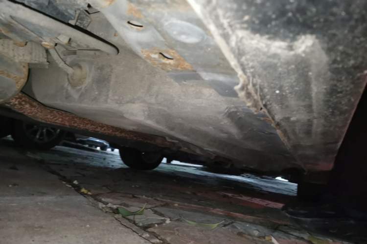 Used BYD Sirui 2013 1.5TID Automatic Prestige Model Chassis Rear Right
