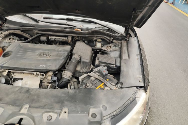Used BYD Sirui 2013 1.5TID Automatic Prestige Model Engine Bay Left