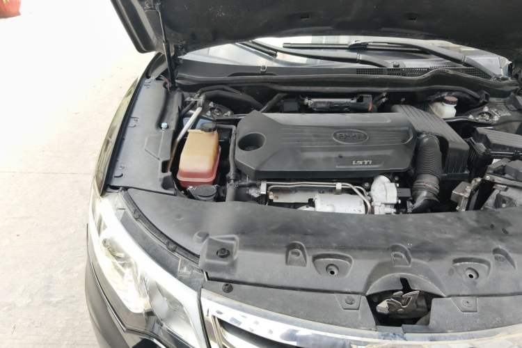 Used BYD Sirui 2013 1.5TID Automatic Prestige Model Engine Bay Right