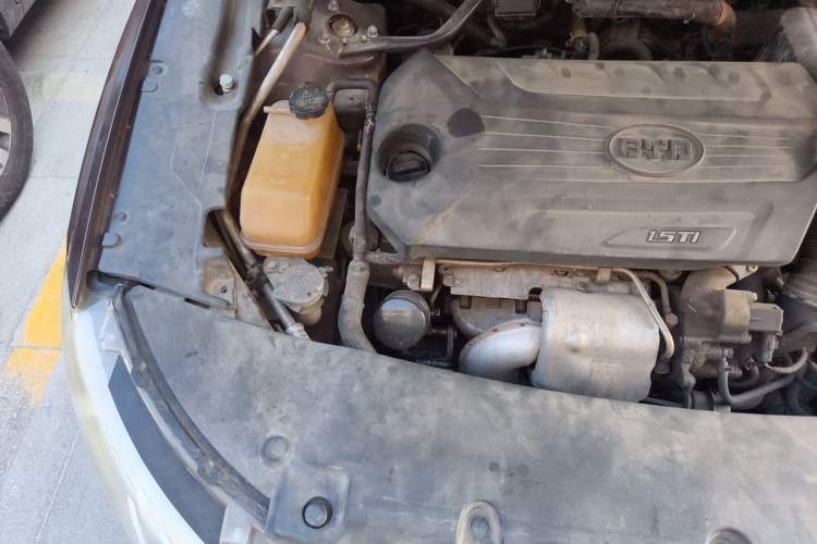 Used BYD Sirui 2013 1.5TID Automatic Luxury Model Engine Bay Right