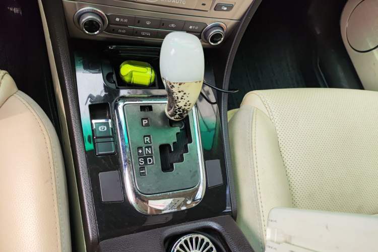 Used BYD Sirui 2013 1.5TID Automatic Prestige Model Gear Lever