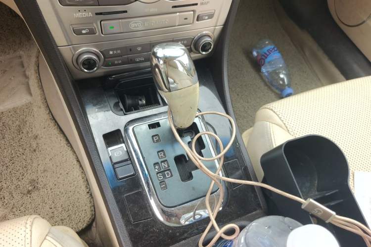 Used BYD Sirui 2013 1.5TID Automatic Prestige Model Gear Lever