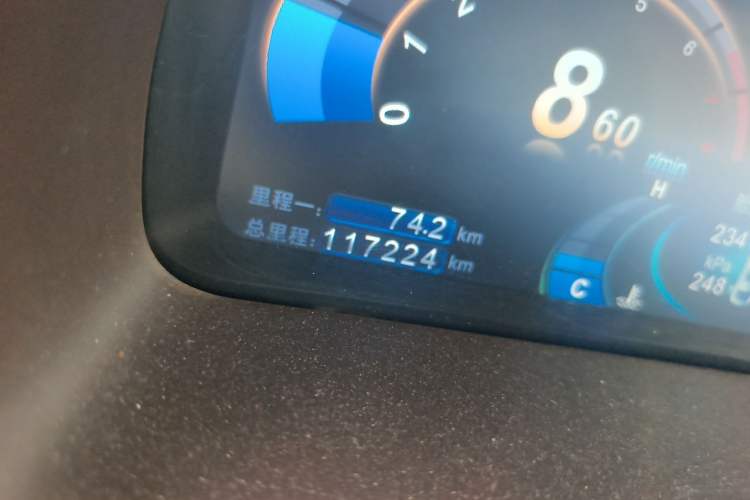 Used BYD Sirui 2013 1.5TID Automatic Prestige Model Odometer Close Up