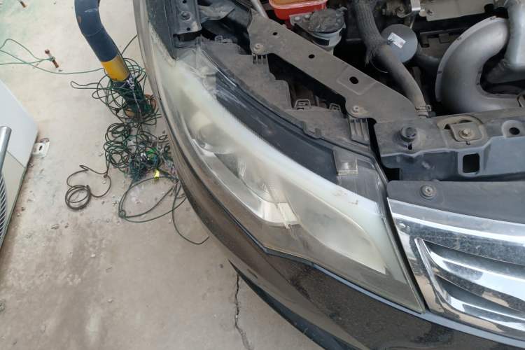 Used BYD Sirui 2013 1.5TID Automatic Prestige Model Right Front Headlight