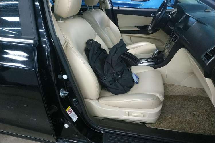 Used BYD Sirui 2013 1.5TID Automatic Prestige Model Right Front Seat