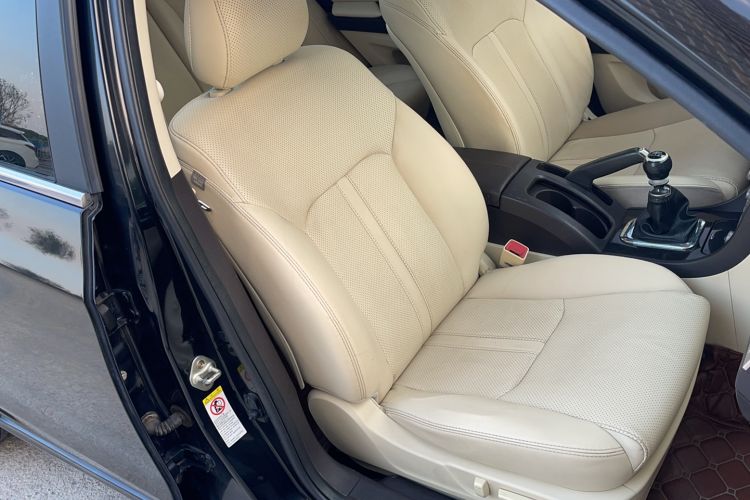 Used BYD Sirui 2013 1.5TI Manual Luxury Model Right Front Seat