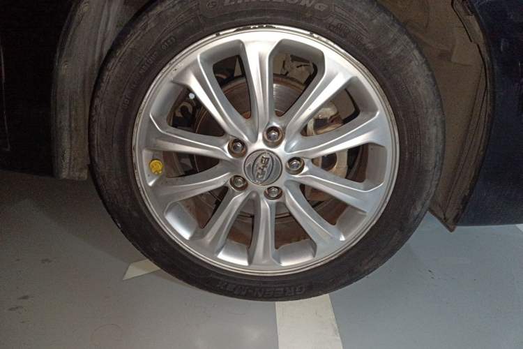 Used BYD Sirui 2013 1.5TID Automatic Prestige Model Right Front Wheel Hub