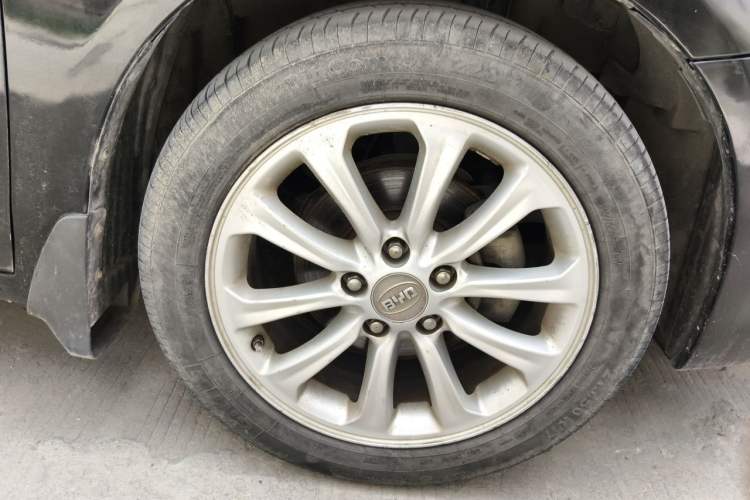 Used BYD Sirui 2013 1.5TID Automatic Prestige Model Right Front Wheel Hub