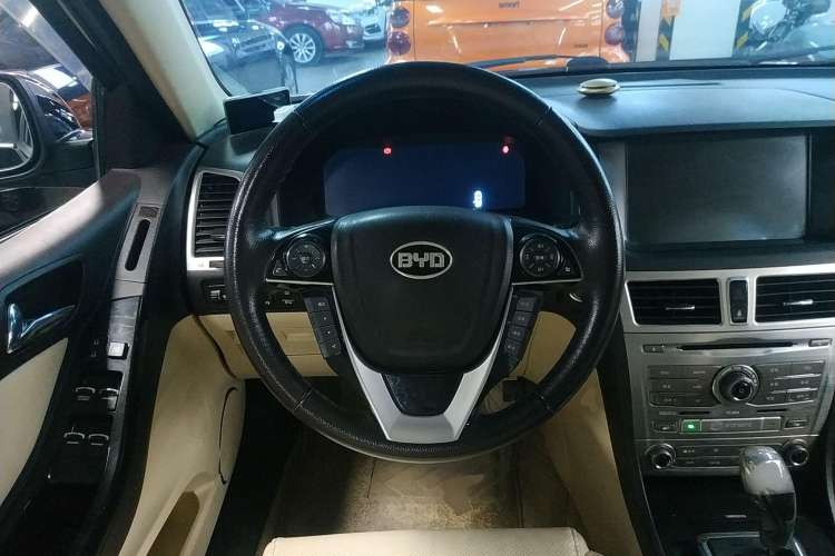 Used BYD Sirui 2013 1.5TID Automatic Prestige Model Steering Wheel