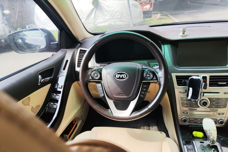 Used BYD Sirui 2013 1.5TID Automatic Prestige Model Steering Wheel
