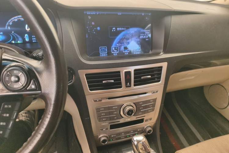 Used BYD Sirui 2013 1.5TID Automatic Prestige Model Audio And AC Panel