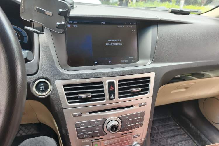 Used BYD Sirui 2013 1.5TI Manual Luxury Model Audio And AC Panel