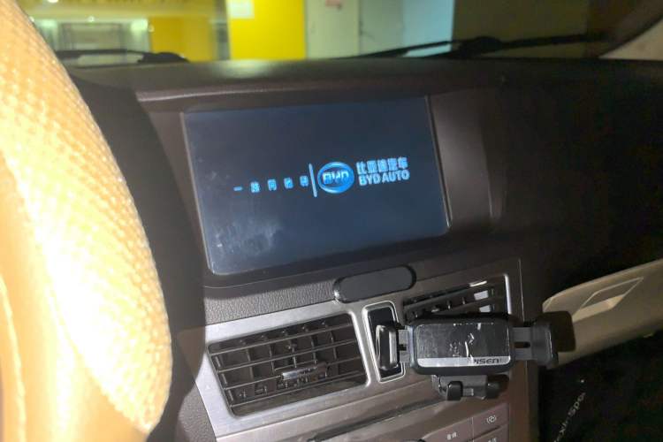Used BYD Sirui 2013 1.5TID Automatic Prestige Model Audio And AC Panel