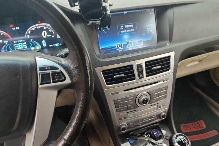 Used BYD Sirui 2013 1.5TI Manual Luxury Model Audio And AC Panel