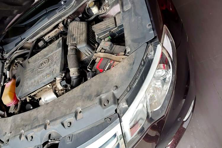 Used BYD Sirui 2013 1.5TID Automatic Prestige Model Engine Bay Left