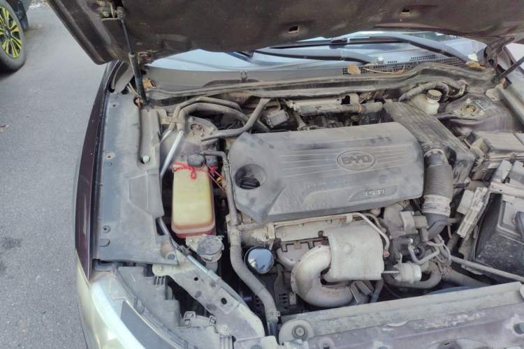 Used BYD Sirui 2013 1.5TID Automatic Prestige Model Engine Bay Right