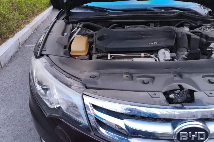 Used BYD Sirui 2013 1.5TI Manual Luxury Model Engine Bay Right