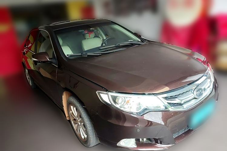 Used BYD Sirui 2013 1.5TID Automatic Prestige Model Front Right 45 Deg
