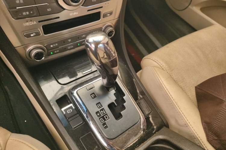Used BYD Sirui 2013 1.5TID Automatic Prestige Model Gear Lever