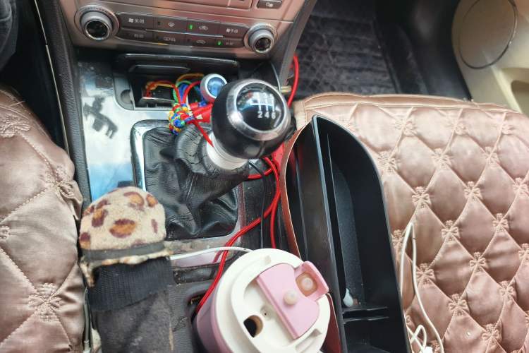 Used BYD Sirui 2013 1.5TI Manual Luxury Model Gear Lever