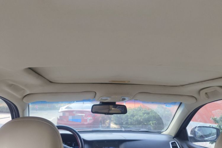 Used BYD Sirui 2013 1.5TI Manual Luxury Model Headliner