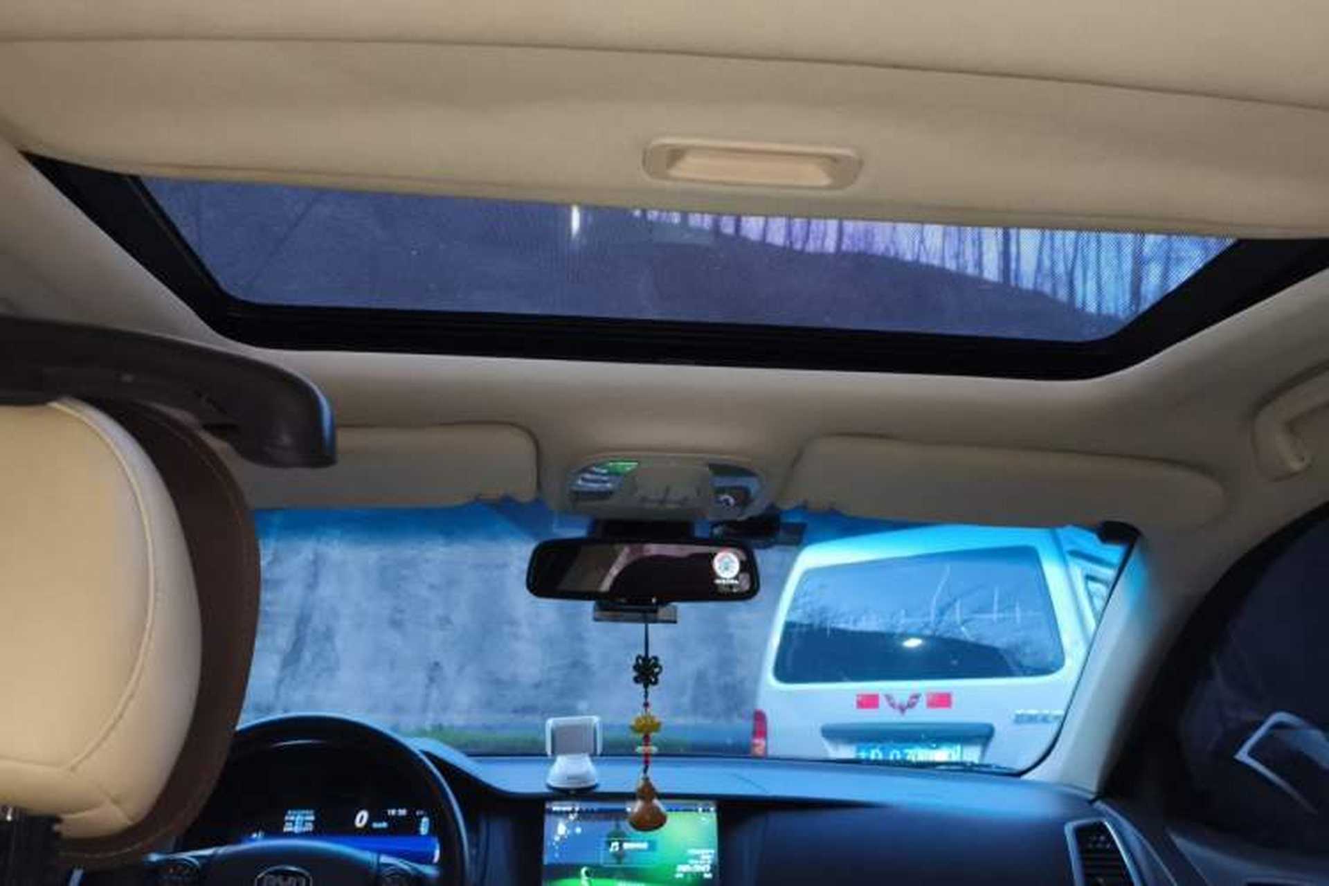 Used BYD Sirui 2013 1.5TI Manual Luxury Model Headliner
